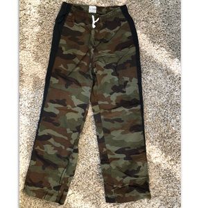 Children’s place camouflage wind pants. Size 10-12